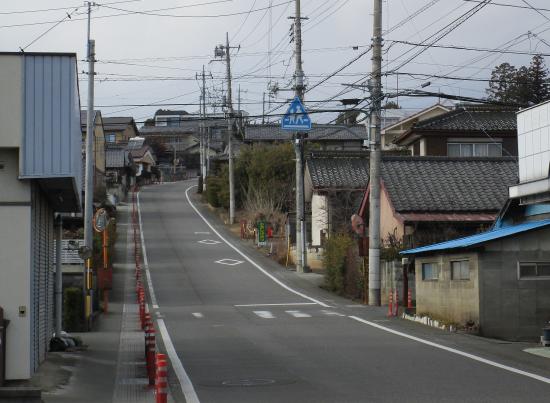 下から見上げる赤坂