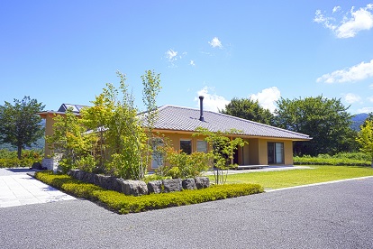 山と湖の家外観