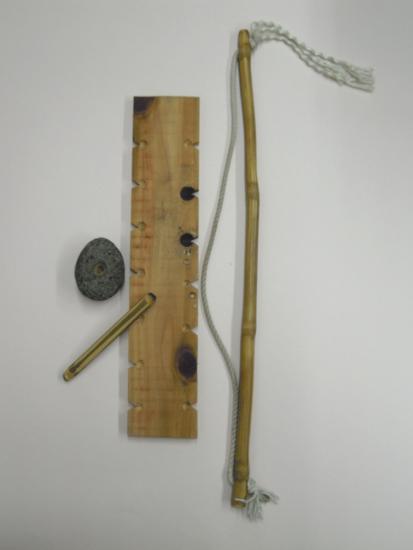 画像：弓ぎり式火起こし器