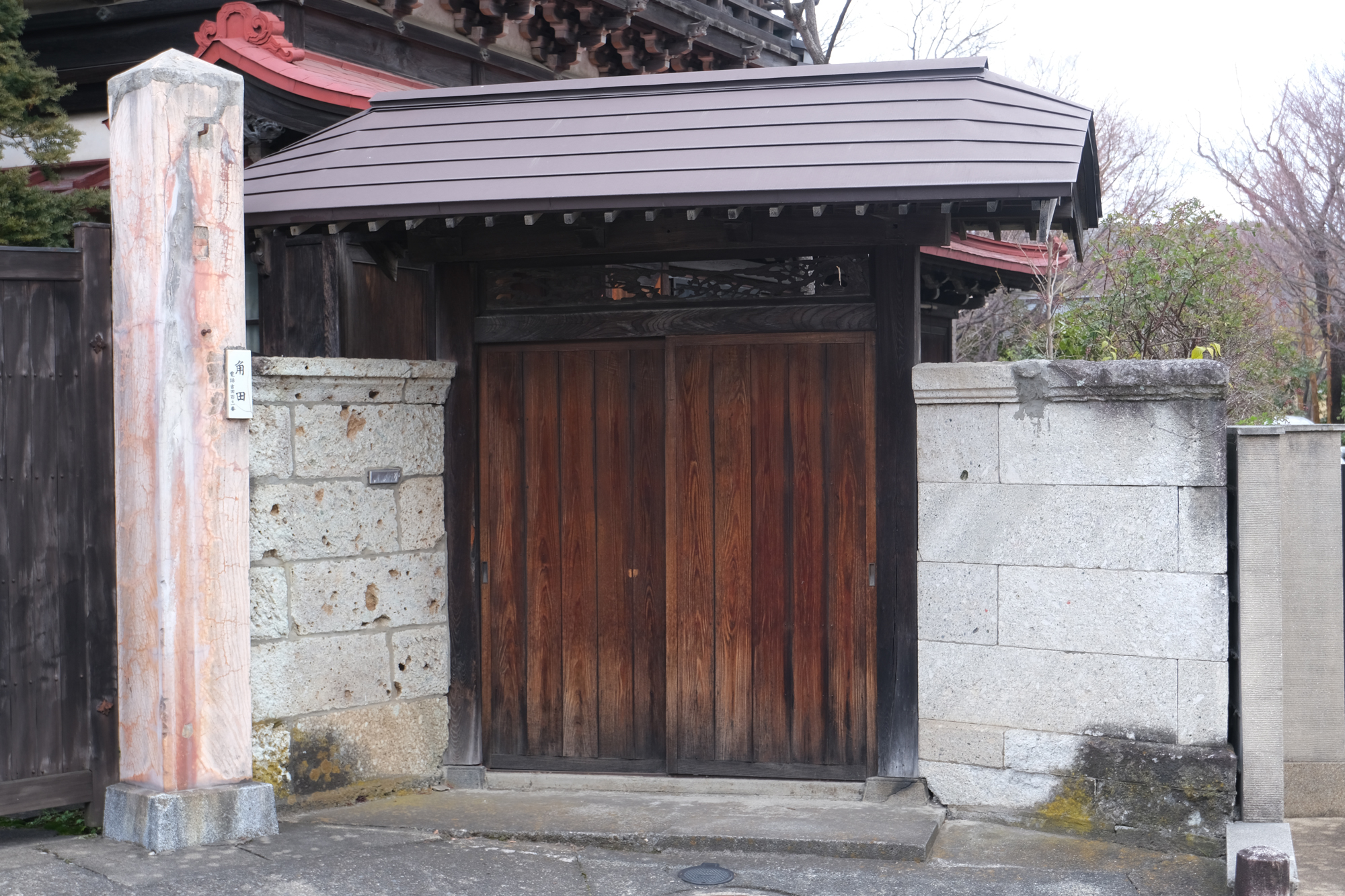  TY0175旧料亭角田脇門.jpg