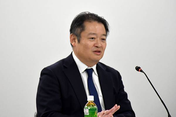 人口減少危機突破に向けた県民評議会の様子（長崎知事）
