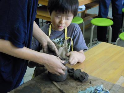 画像：埴輪作りの様子