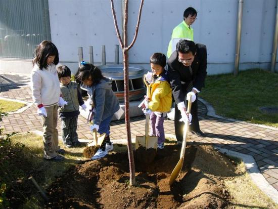宇宙桜植樹の写真