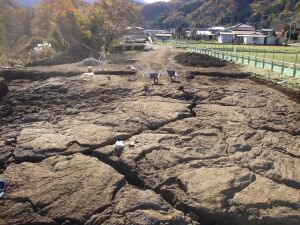 美通遺跡＿猿橋溶岩