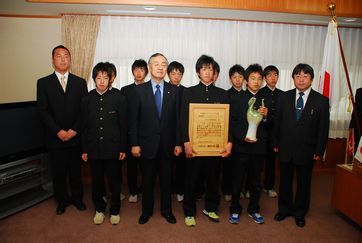 八田中学校駅伝部の皆さんの写真