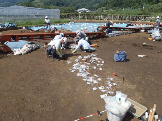 0324_廻り田遺跡B区2号溝遺物出土