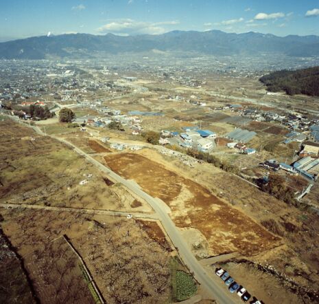 旧御坂町から山梨市を望む