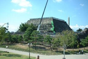 天守台東面石垣の点検補修の状況