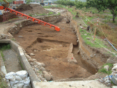 発掘調査中の足原田遺跡