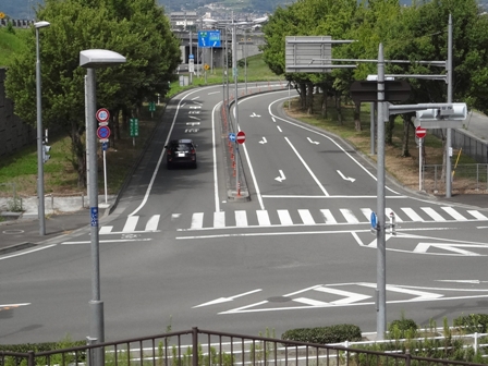 若草ランプ（県道交差点）