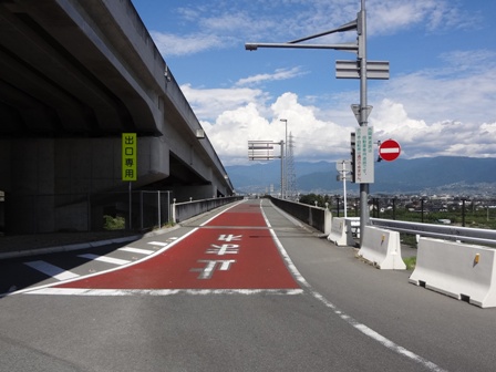 鎮目ランプ(下り)出口