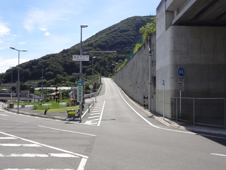 鎮目ランプ(下り)入口