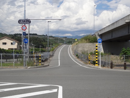 上岩下ランプ(上り)入口