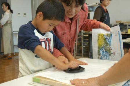 県立博物館浮世絵刷り体験