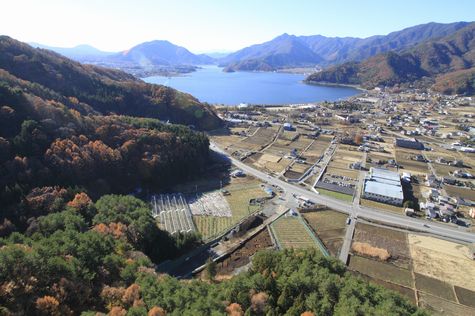 滝沢遺跡_河口湖を望む