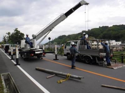 東京電力パワーグリッド（株）による電柱撤去作業