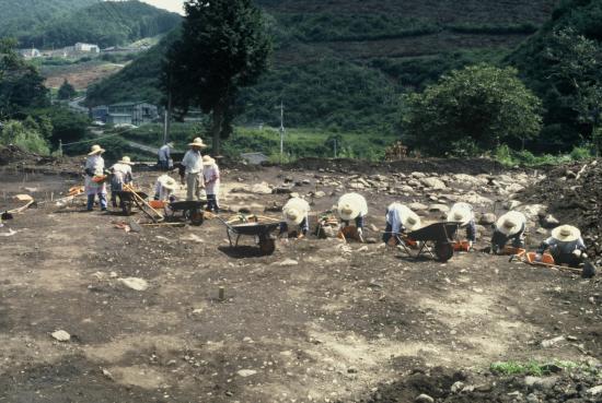 0473_塩川遺跡の調査風景