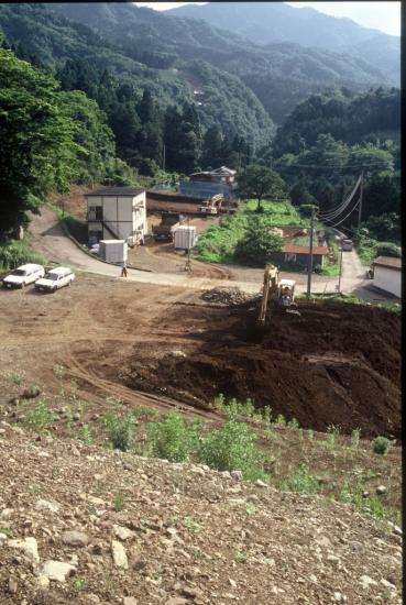 塩瀬下原遺跡の調査区風景と調査地点