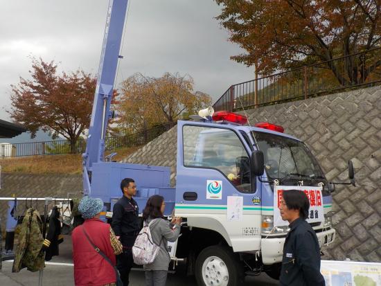 照明車の展示